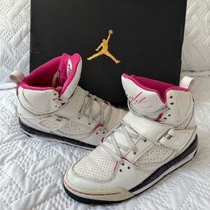 Nike Air Jordan Madchen Flight 45 GS White Pink Athletic High-Top Sneakers Size